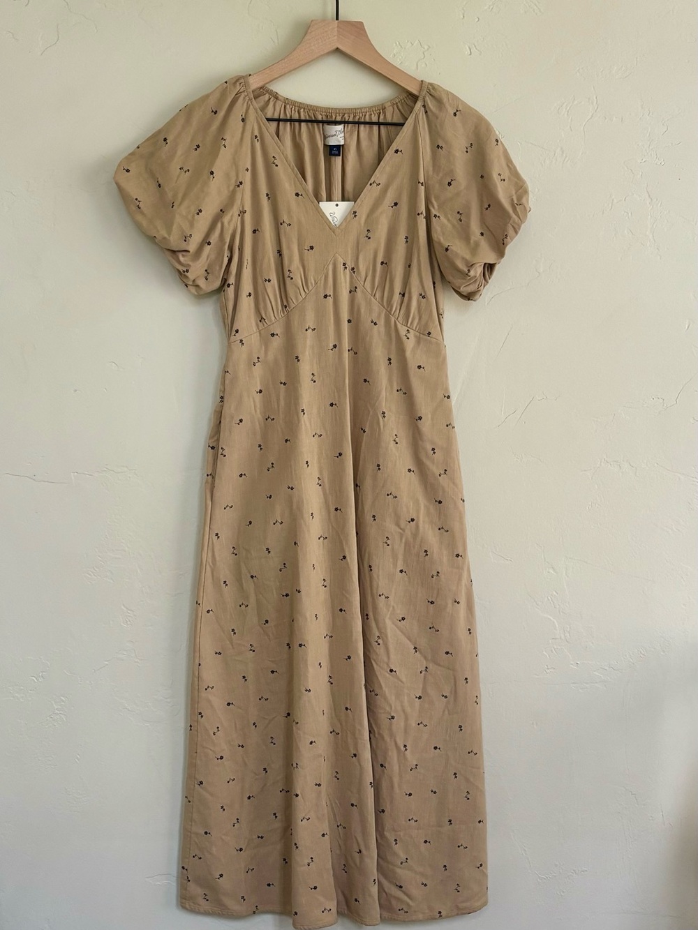 Universal Thread Women’s Puff Short Sleeve Midi Sundress Tan Floral Size XS NWT